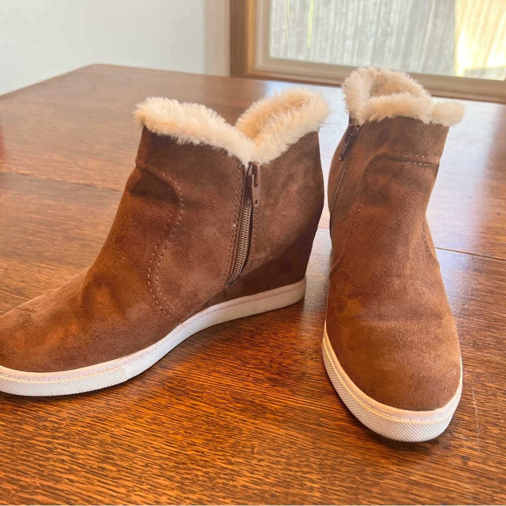 A.n.a. Tan suede fur lined bootie